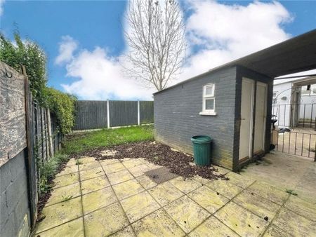 16, Poplars Close, BA21 3QW, Yeovil - Photo 3