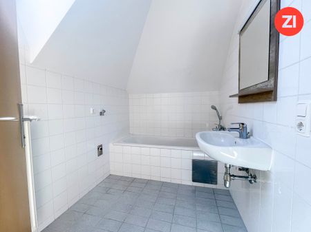 Tolle 3- Zimmer Wohnung inkl. Loggia und Stellplatz! Einbau einer Küche möglich - Photo 3