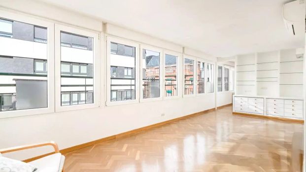 Piso de alquiler en Cuatro Caminos - Azca - Foto 1