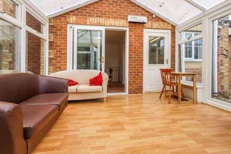 5 bedroom detached house to rent - Photo 4