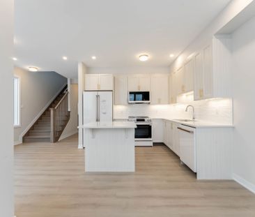 For Lease - 364 Les Emmerson Drive, Barrhaven, Ontario - Photo 4