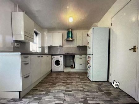 3 bedroom end of terrace house to rent - Photo 5