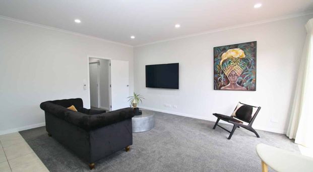 Simply Immaculate - Photo 1