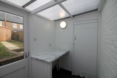 2 bedroom terraced house to rent - Photo 3