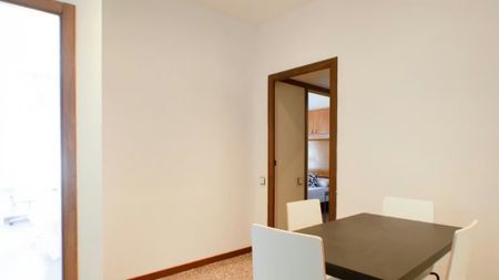 Carrer del Comte Borrell, Barcelona, Catalonia 08015 - Photo 3