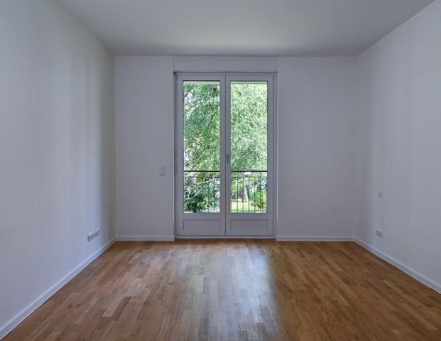 Neubau! Schicke 4-Raumwohnung mit zwei Balkonen! - Foto 1