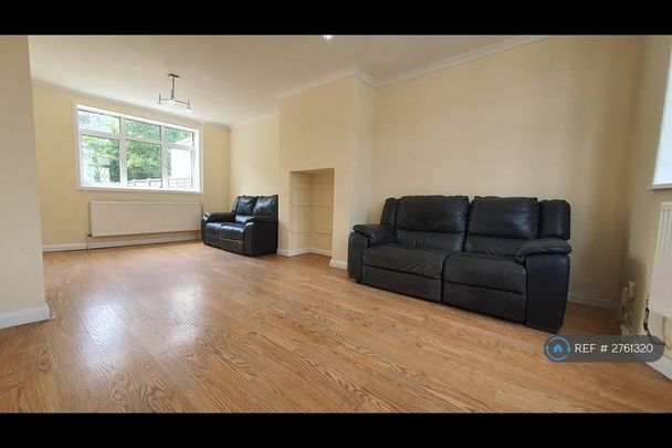3 bedroom semi-detached house to rent - Photo 1
