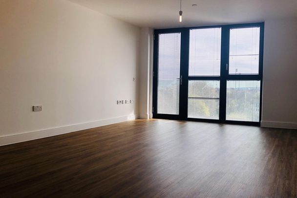 Century Tower, Shire Gate, Chelmsford - Photo 1