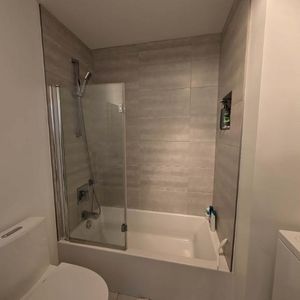 Grand bachelor 4 1/2 à louer Saint-Eustache - Photo 2