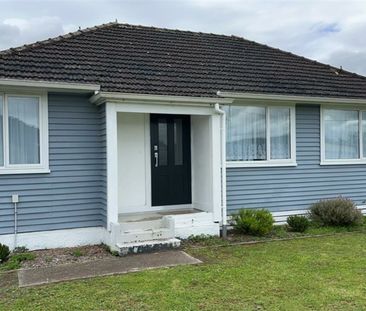 Warm, Modern 3-Bedroom Home - Taupiri - Photo 2