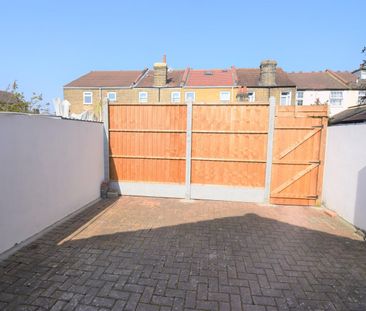 2 Bed Detached House, Portland Terrace, IG1 - Photo 1