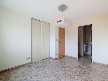 Location Appartement 3 pièces 69m² PERPIGNAN 66000 - Photo 4
