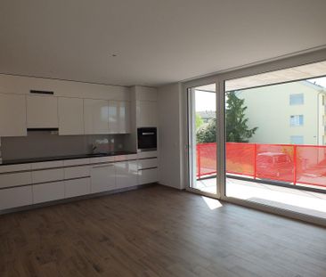 sonnige 2.5-Zimmerwohnung im Herzen von Seuzach - Photo 2