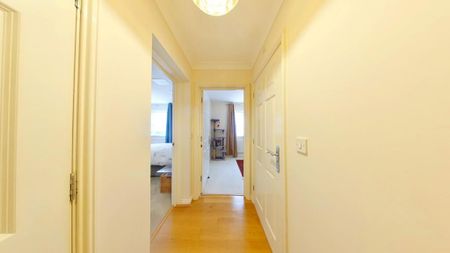 2 bedroom ground floor flat to rent - Photo 2