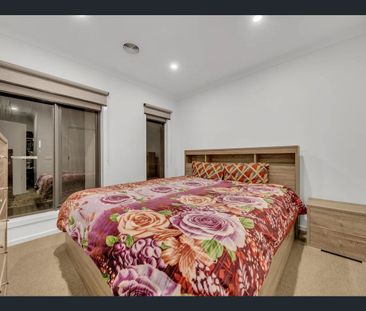 Modern 3-Bedroom Family Home in Warralily Grange Estate! - Photo 1