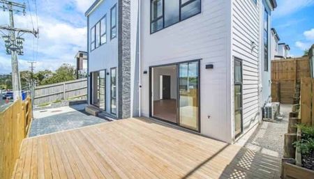 Standalone house in Mt Roskill - Photo 3