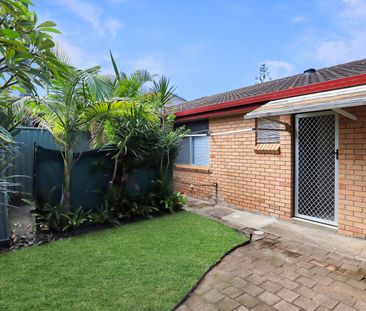 Short walk to the Beach & Park Beach Plaza - Photo 4