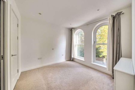 The Avenue, Worcester, KT4 - Photo 4