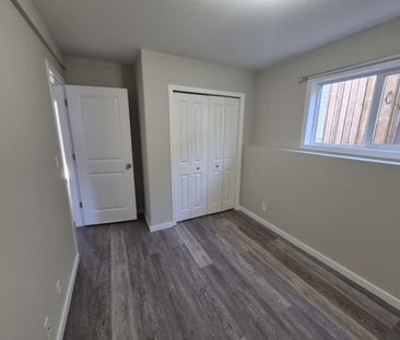 Beautiful Renovated Duplex in North Red Deer - Photo 4