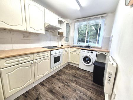 1 bedroom flat to rent - Photo 5