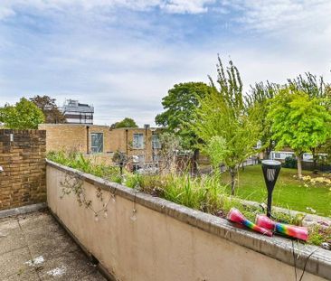 2 bedroom maisonette to rent - Photo 2