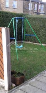 Price £850 pcm - Available Now - Unfurnished - Photo 3