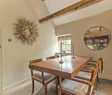 Charming chocolate box Cotswolds cottage in Lower Swell. - Photo 4