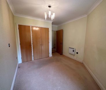 1 bedroom retirement property to rent - Photo 2