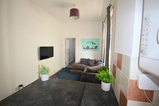 5 bedroom terraced house to rent - Photo 1