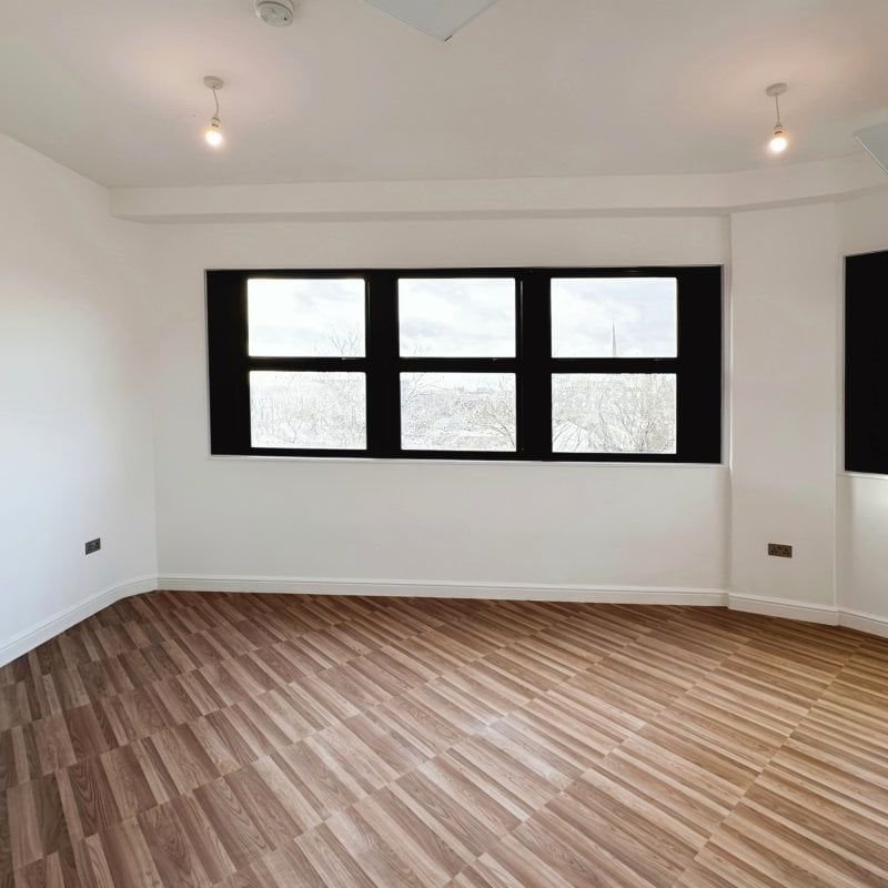 Waterside House, Waterside North, LINCOLN - Photo 1