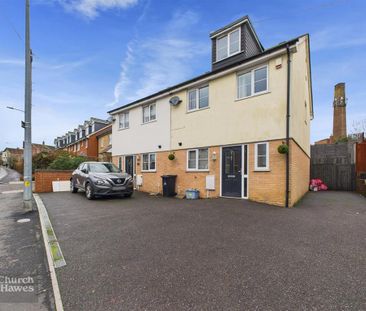 3 bedroom semi-detached house to rent - Photo 5