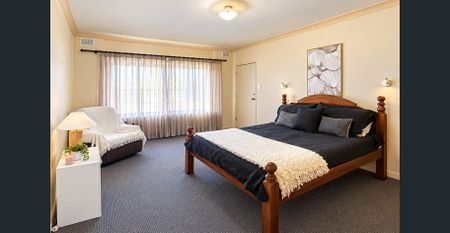 Spacious Furnished Family Home in the Heart of Victor Harbor - Photo 4
