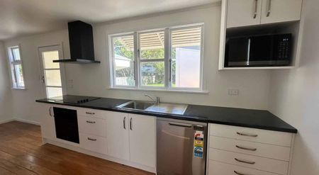 Ever so Central and Spacious. - Photo 5