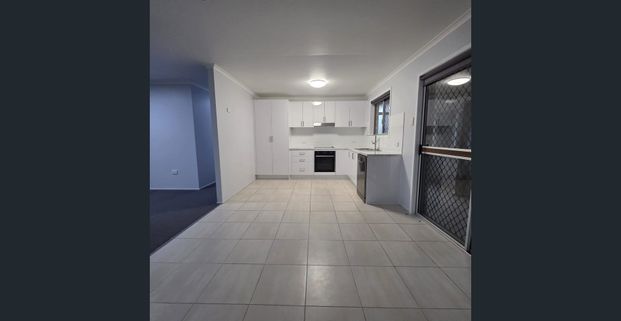 LOW-MAINTENANCE BRICK HOME - FULLY REFURBISHED & READY FOR TENANTS! - Photo 1