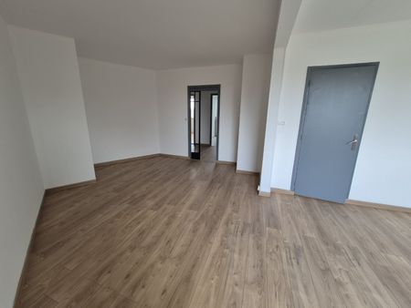 Location Appartement 75m² VALENCIENNES 59300 - Photo 5