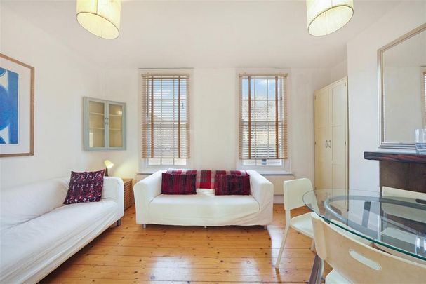 4 bedroom end of terrace house to rent - Photo 1
