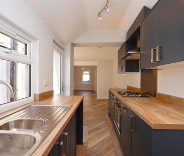 2 bedroom terraced house to rent - Photo 3