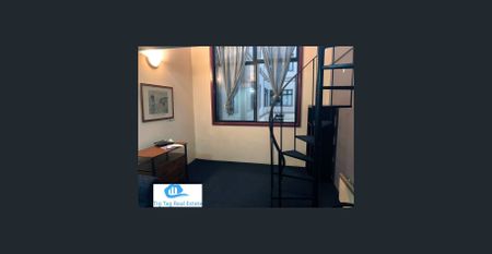 One bedroom loft apartment in City for rent - Photo 3