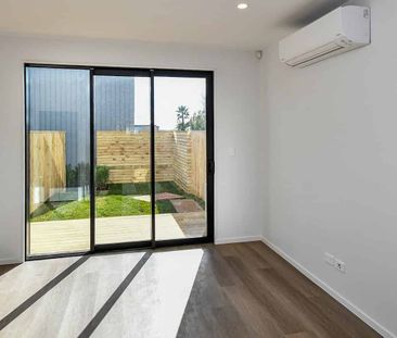 3 Bedrooms, Henderson - Photo 5