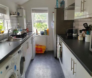 5 bedroom semi-detached house to rent - Photo 5