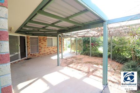 Furnished home in golf club area. - Photo 2