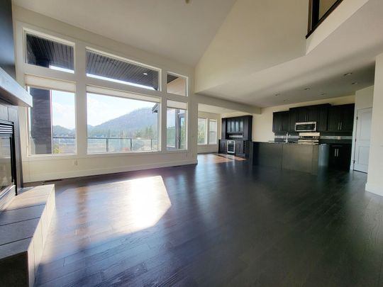 Beautiful 4 bed + den/4 bath Home in Wilden - Photo 1