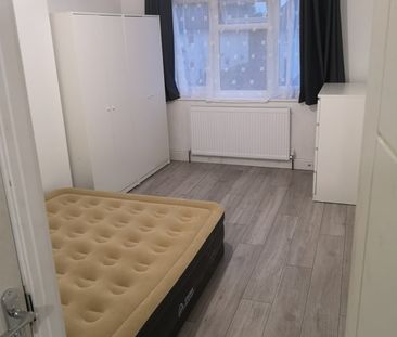 Room in a Shared House, Norbury Avenue, CR7 - Photo 3