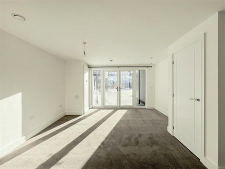 Flat 61, 5 Martin Court, Hastings, TN34 1EF - Photo 2