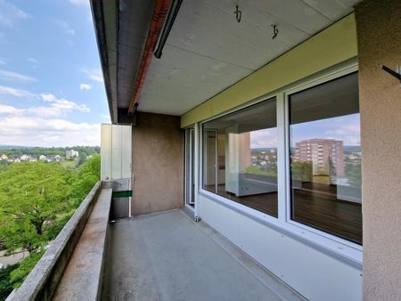 "Grossräumige Wohnung mit Balkon in zentraler Gegend!" - Photo 5