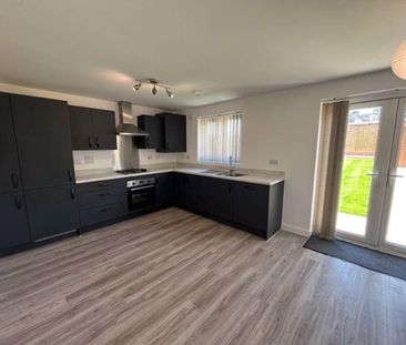 3 bedroom semi-detached house to rent - Photo 6