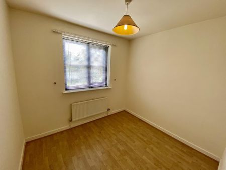 2 bedroom semi-detached bungalow to rent - Photo 2