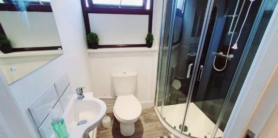 Banwell Street Room 2 - Photo 3