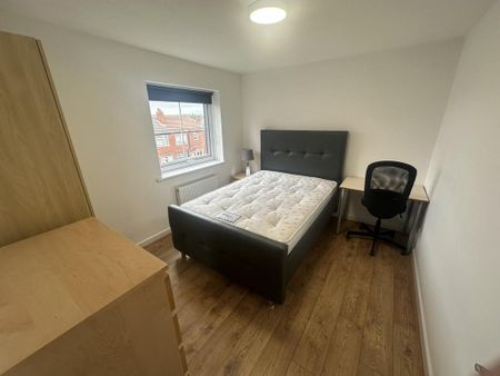 2 bedroom flat to rent - Photo 4