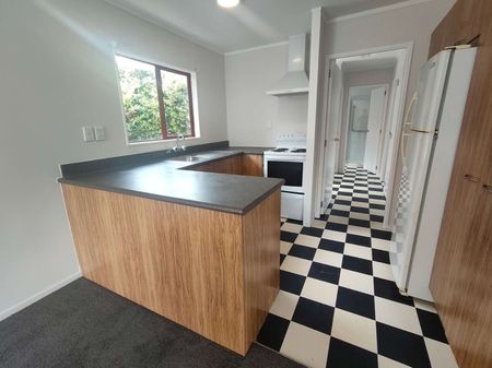 Birkdale, 2 BEDROOMS - Photo 2